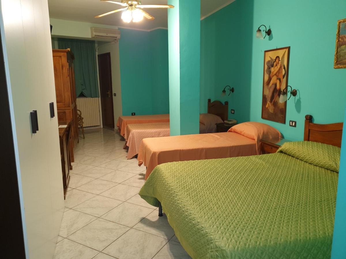 Hotel Caribe Casalnuovo Di Napoli Esterno foto