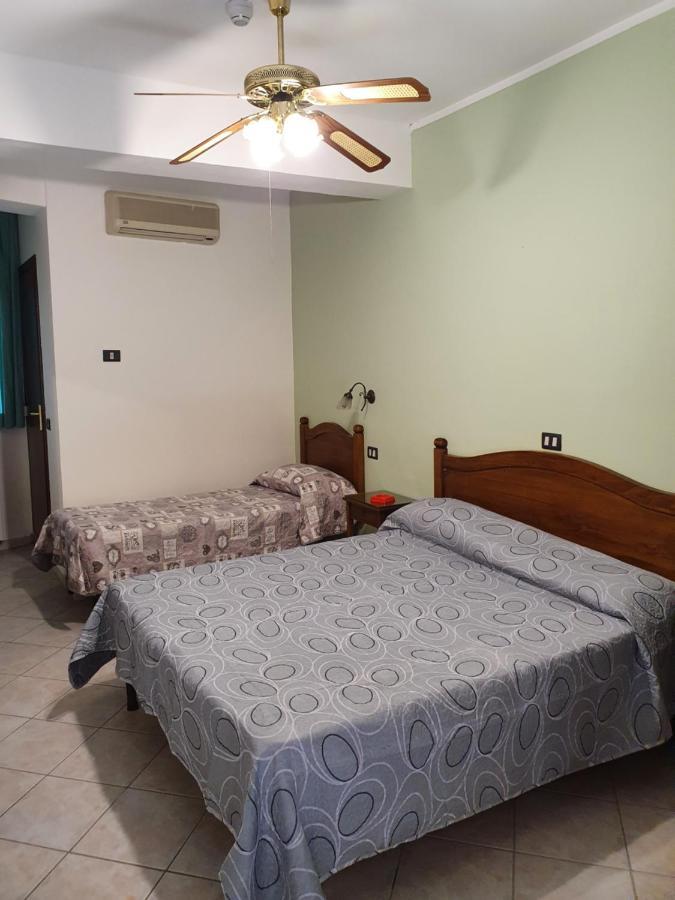 Hotel Caribe Casalnuovo Di Napoli Esterno foto