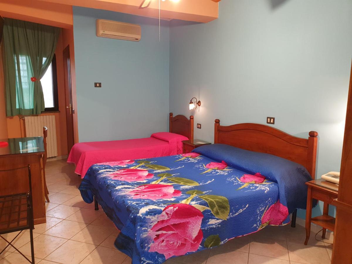 Hotel Caribe Casalnuovo Di Napoli Esterno foto