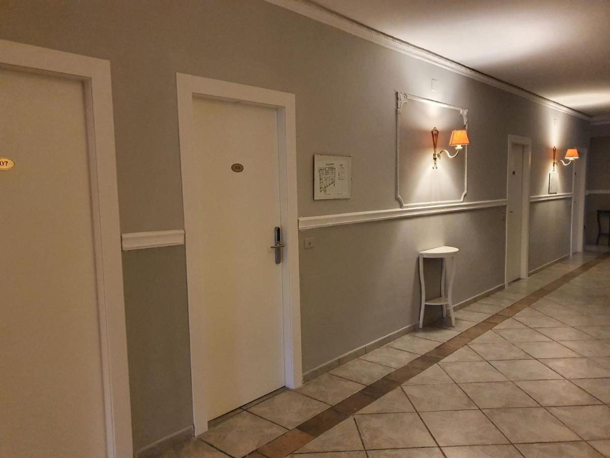 Hotel Caribe Casalnuovo Di Napoli Esterno foto
