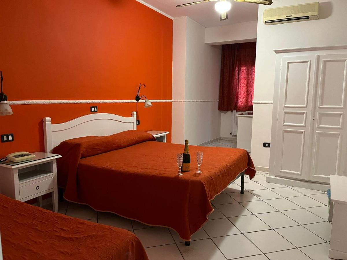 Hotel Caribe Casalnuovo Di Napoli Esterno foto